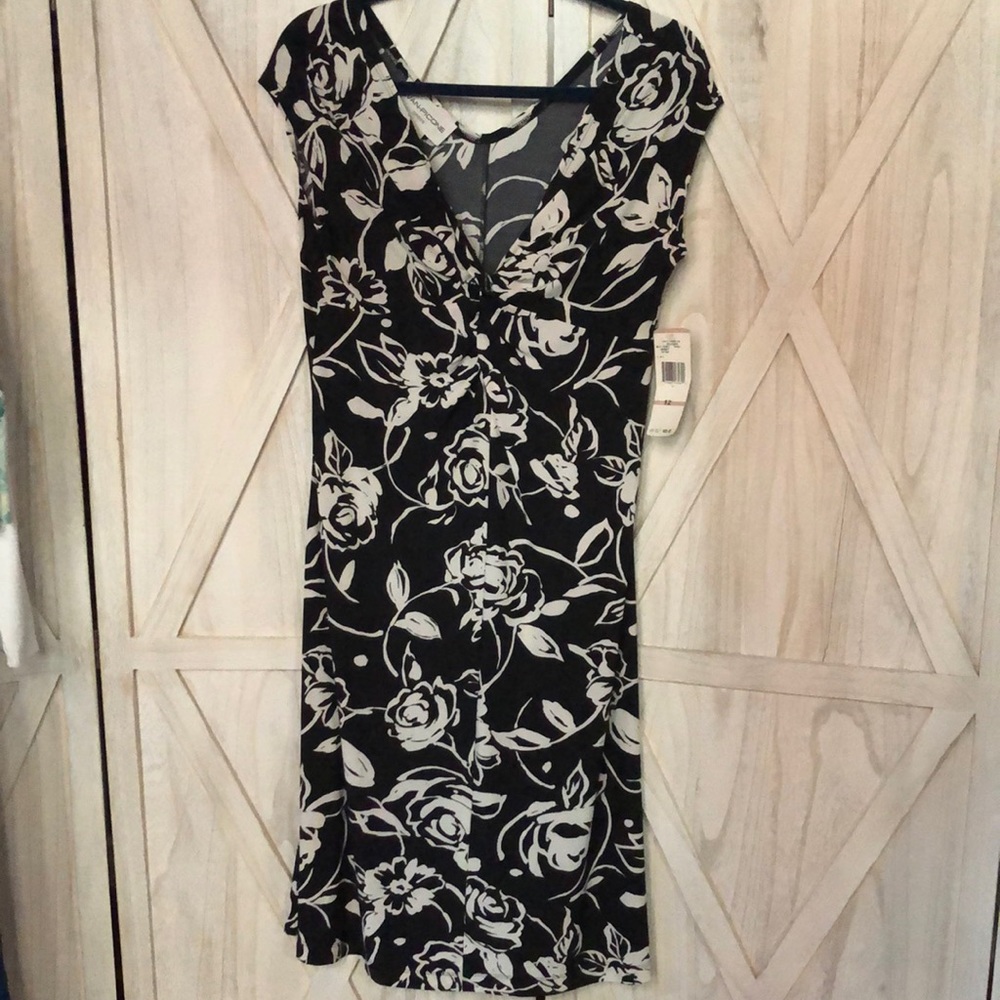 Evan-Picone Knot Front Cap Sleeve Jersey Dress